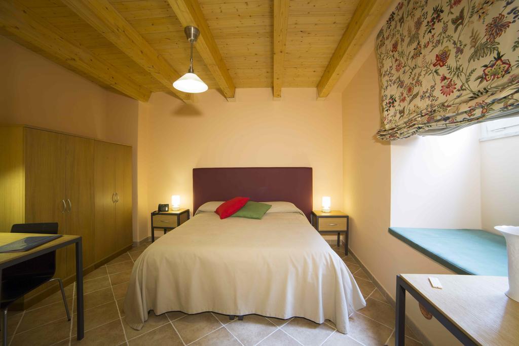 Dimora De Mauro Aparthotel 4*